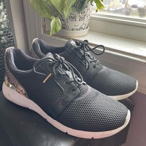 MICHEAL Michael Kors black snakeskin shoes size 9